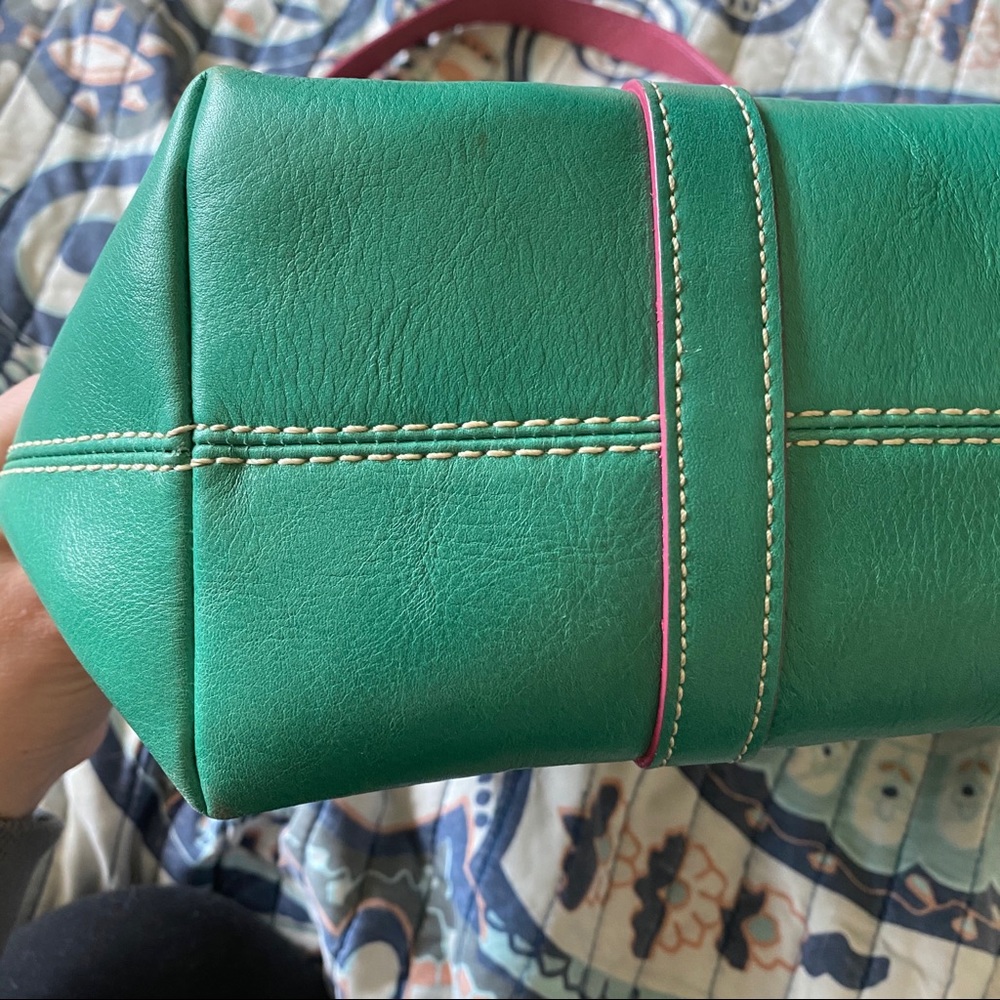 Dooney and Bourke heart buckle bag - Picture 9 of 16
